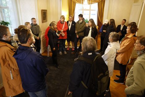Pääministerin virka-asunto Kesäranta avasi ovensa yleisölle 5