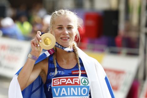 Kilpailijat hämmästyivät Alisa Vainion ylivoimaisesta EM-kultajuoksusta 4 Kilpailijat hämmästyivät Alisa Vainion ylivoimaisesta EM-kultajuoksusta 3