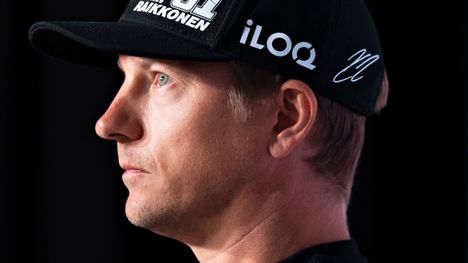 Kimi Räikkönen vierailee perheineen F1-varikolla Monzassa 1