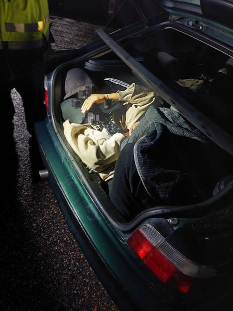Helsingin satamasta löytyi kaksi piiloutunutta ihmistä auton takatilasta 3
