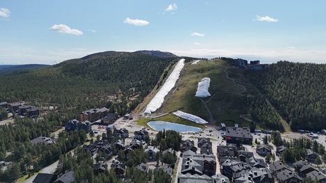 Levillä ja Vuokatissa hiihdetään jo lokakuun alussa 2 Levillä ja Vuokatissa hiihdetään jo lokakuun alussa 1
