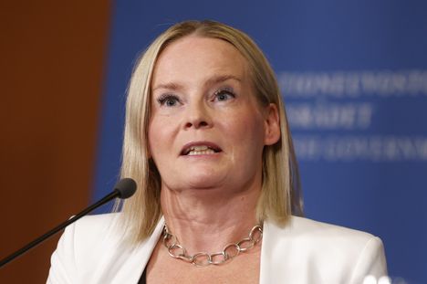 Partanen puri Purralle: ”Halpa selitys” sosiaalisen median kiellosta 1