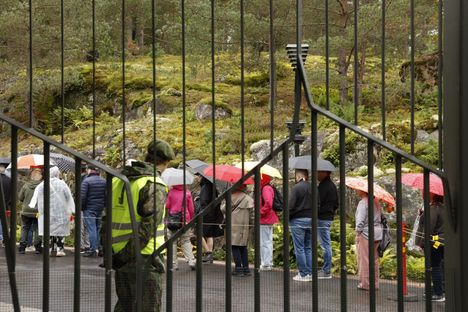 Mäntyniemessä avoimet ovet – presidentti Stubbin ollessa Yhdysvalloissa 2 Mäntyniemessä avoimet ovet – presidentti Stubbin ollessa Yhdysvalloissa 1