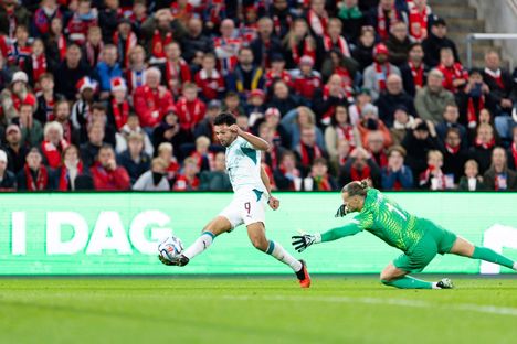 Norjan maalivahti sekoili Kansojen liigassa – asiantuntija vaatii vaihdosta 1