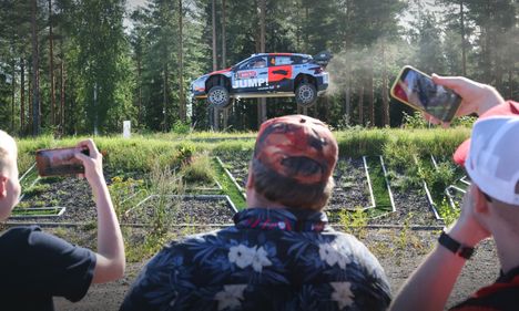 Paljastus: Kimi Räikkösen ex-pomon ei saanut rauhaa edes jouluna 4 Paljastus: Kimi Räikkösen ex-pomon ei saanut rauhaa edes jouluna 3