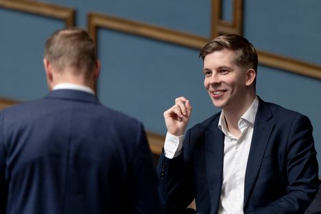 Perussuomalaiset juhlistavat kannatuksen nousua: ”Joko seuraavassa gallupissa mennään kokoomuksen ohi?” 2 Perussuomalaiset juhlistavat kannatuksen nousua: ”Joko seuraavassa gallupissa mennään kokoomuksen ohi?” 1