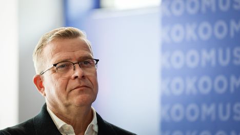 Petteri Orpo juhlistaa Suomen luonnon päivää sienien kera – julkaisu herättää keskustelua 2 Petteri Orpo juhlistaa Suomen luonnon päivää sienien kera – julkaisu herättää keskustelua 1