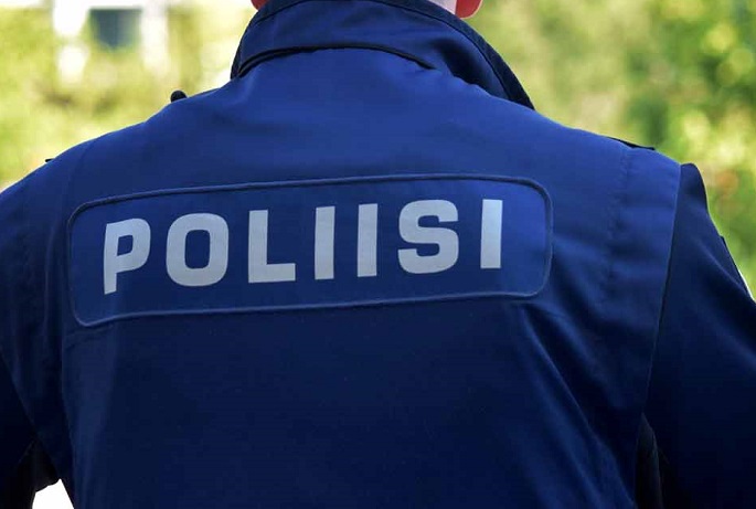 Helsingin poliisi ampui veitsen kanssa kulkeutuneen miehen Kalliossa 1