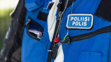 Poliisi epäilee: Nuoret miehet sytyttivät rivitaloasunnon tuleen Kirkkonummella 1