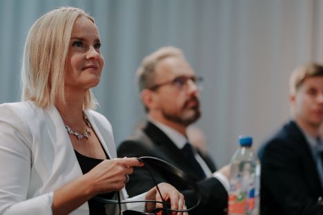 Riikka Purra: Perussuomalaiset ovat valmiita hallitukseen vaikka kuu-ukkojen kanssa 1