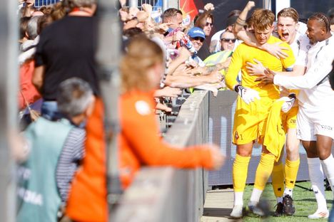Ronald Koeman Jr teki historian: ensimmäinen maalivahti Eredivisiessä kahdella maalilla samassa ottelussa 4 Ronald Koeman Jr teki historian: ensimmäinen maalivahti Eredivisiessä kahdella maalilla samassa ottelussa 3