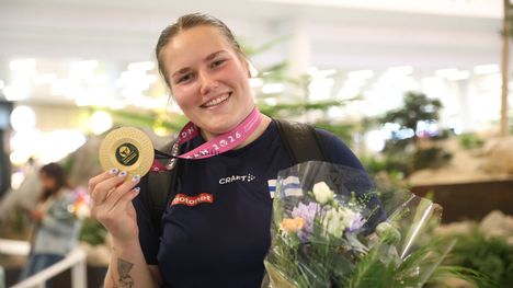 Silja Kosonen palasi Suomeen EM-kultamitali kaulassaan 3