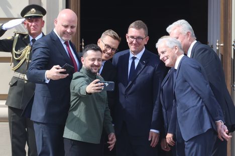 Stubb ja Zelenskyi: Droonidiili on erittäin lähellä 4 Stubb ja Zelenskyi: Droonidiili on erittäin lähellä 3