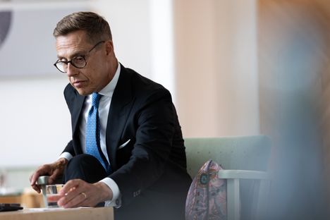 Stubbin Venäjä-puheet jakavat kansanedustajia 1 Tasavallan presidentti Alexander Stubb haluaisi Suomen ulkopoliittisesta linjasta joustavamman. Hänestä avain rauhaan Ukrainassa voi olla keskusteleminen Venäjän kanssa. Kuva: Lauri Karo / IS