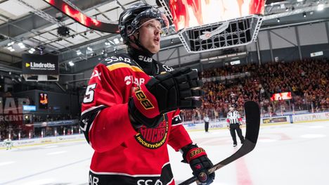 Joona Koppasen hurja debyytti SHL:ssä: kolme maalia ja yksi syöttö Luulajan voitossa 2 Joona Koppasen hurja debyytti SHL:ssä: kolme maalia ja yksi syöttö Luulajan voitossa 1
