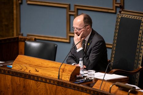 Teemu Keskisarja paljastaa välistään Purraan: ”Hänen akilleenkantapäänsä oli haavoittuminen hallituskumppaneiden puolesta” 10 Teemu Keskisarja paljastaa välistään Purraan: ”Hänen akilleenkantapäänsä oli haavoittuminen hallituskumppaneiden puolesta” 9
