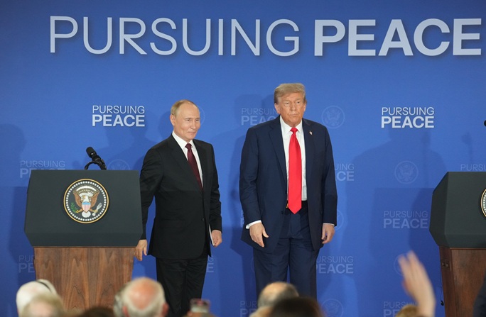 Trump ja Putin keskustelivat Ukrainasta puhelimitse 2 Trump ja Putin keskustelivat Ukrainasta puhelimitse 1