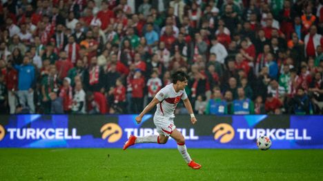Turkin jalkapallomaajoukkueen krippi syveni tappioon Italiassa – kannattajat vaativat johtajien eroa 1