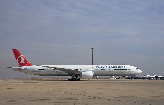 Turkish Airlinesin lento palasi Istanbuliin Moskovan lähellä tapahtuneen dronien hyökkäyksen vuoksi 2 Turkish Airlinesin lento palasi Istanbuliin Moskovan lähellä tapahtuneen dronien hyökkäyksen vuoksi 1