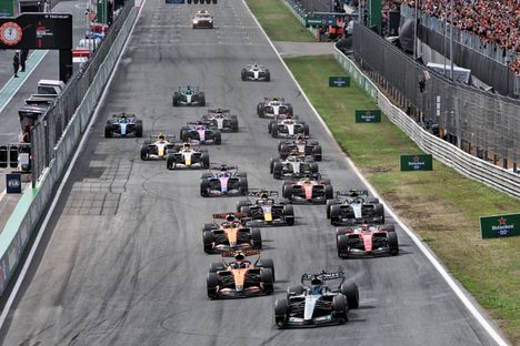 George Russell voitti sprintin Hollannissa – Bottas taisteli, mutta Alonso ohitti 2 George Russell voitti sprintin Hollannissa – Bottas taisteli, mutta Alonso ohitti 1