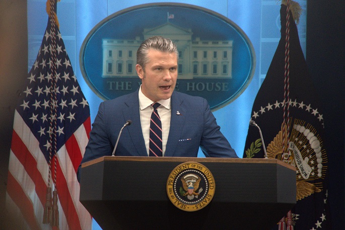 Yhdysvaltain republikaaniedustaja nostaa syytteen puolustusministeri Hegsethille Iranin sodasta 2 Yhdysvaltain republikaaniedustaja nostaa syytteen puolustusministeri Hegsethille Iranin sodasta 1