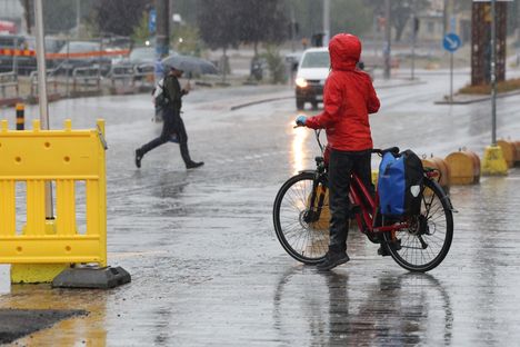 Uusi kuukausiennuste: sateet vyöryvät Suomeen 1