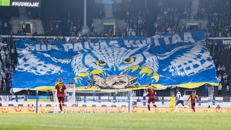 Valkovenäläinen oppositiopoliitikko kiitti suomalaisia jalkapallofaneja 2 Valkovenäläinen oppositiopoliitikko kiitti suomalaisia jalkapallofaneja 1