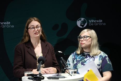 Vihreiden talouslinjaus: Rahaa lapsiperheille ja opiskelijoille 2 Vihreiden talouslinjaus: Rahaa lapsiperheille ja opiskelijoille 1