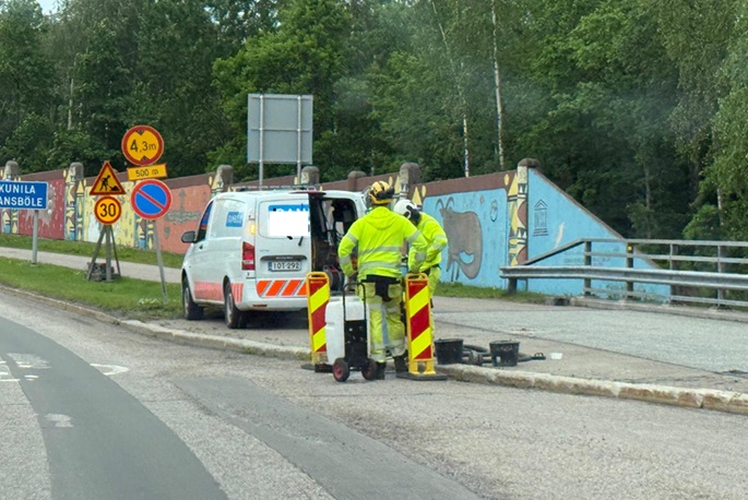 Palkat ja palkkiot laskivat heinäkuussa kuukausitasolla, mutta kasvoivat vertailukelpoisesti vuodentakaiseen 2 Palkat ja palkkiot laskivat heinäkuussa kuukausitasolla, mutta kasvoivat vertailukelpoisesti vuodentakaiseen 1