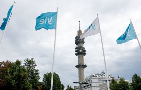 Yle: Ylen auto kolaroi Hämeenlinnassa – kuljettaja ehti väistää vastaantulijaa 1