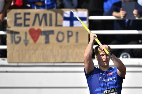 Suomi–Ruotsi-maaottelu päättyi dramaattiseen tasapeliin: Haralan ura päättyi loukkaantumiseen ja Markén ratkaisi miesten voiton 10 Suomi–Ruotsi-maaottelu päättyi dramaattiseen tasapeliin: Haralan ura päättyi loukkaantumiseen ja Markén ratkaisi miesten voiton 9