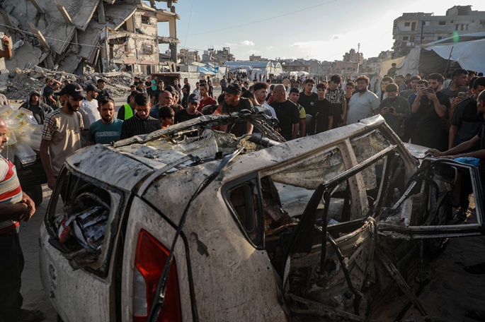 Israelin pommituksissa kuoli seitsemän Gazan asukasta 2 Israelin pommituksissa kuoli seitsemän Gazan asukasta 1