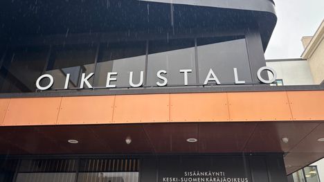 Jyväskyläläistä opettajaa epäillään kymmenistä seksuaalirikoksista 1