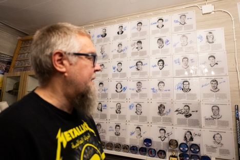 Apteekkari Petri Mäenkoski on käyttänyt satoja tuhansia euroja jääkiekko- ja Metallica-kokoelmiinsa 17