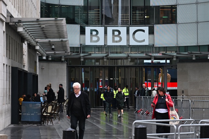 BBC sulkee kolme TV- ja radiokanavaa kustannuspaineiden vuoksi 1
