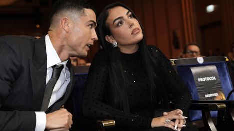 Georgina Rodriguez arvosteli Jorge Jesusia tekaistulla Sir Alex Ferguson -sitaatilla 1