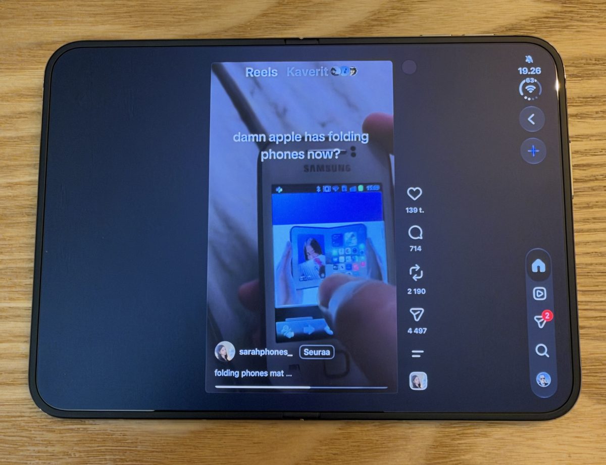 Ensituntumat taittuvasta iPhone Duosta: Applen uutuus on onnistunut mutta vaatii myös uuteen tottumista 26 Ensituntumat taittuvasta iPhone Duosta: Applen uutuus on onnistunut mutta vaatii myös uuteen tottumista 25
