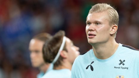 Haaland poistui kentältä loukkaantumisen vuoksi ja häipyi stadionilta yksityiskoneelle 1