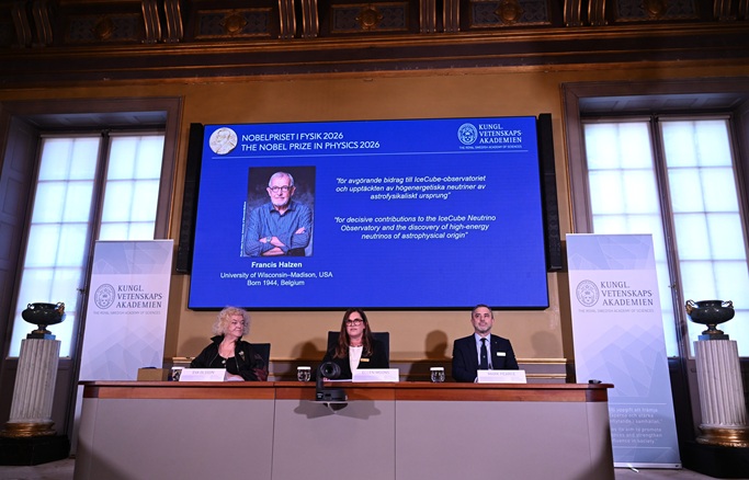 Francis Halzen palkittiin vuoden 2026 Nobelin fysiikanpalkinnolla 2 Francis Halzen palkittiin vuoden 2026 Nobelin fysiikanpalkinnolla 1