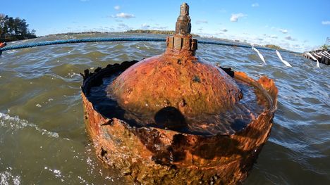 Helsingin edustalta merestä löydetty mysteeriesine on Neuvostoliiton torpedon osa 1