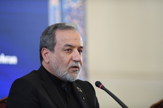 Hormuzin salmen reitit ja hallinta eivät palaa sodan edeltävään aikaan: Iranin ulkoministeri 2 Hormuzin salmen reitit ja hallinta eivät palaa sodan edeltävään aikaan: Iranin ulkoministeri 1