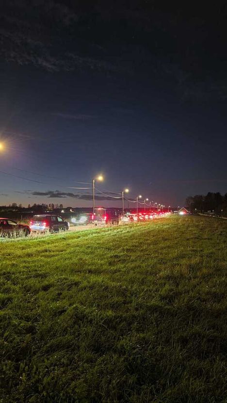 Haltialan Kurpitsapiha keräsi hurjan väkijoukon – jonoja syntyi myös ruokakojuille 4 Haltialan Kurpitsapiha keräsi hurjan väkijoukon – jonoja syntyi myös ruokakojuille 3