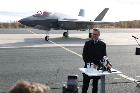 Ilmavoimat vastaanotti F-35-hävittäjät Rovaniemellä – Stubb korosti Yhdysvaltojen suhdetta ja sisun tarvetta 3