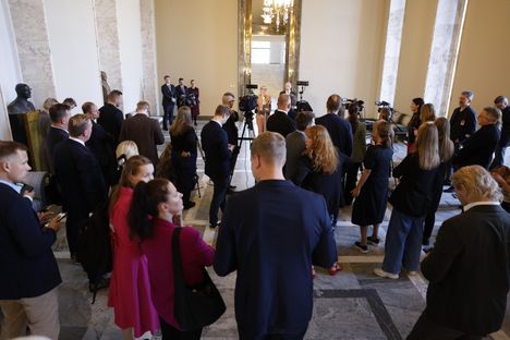Kansanedustajien koteihin tunkeutuminen on hyökkäys demokratiaa vastaan 3