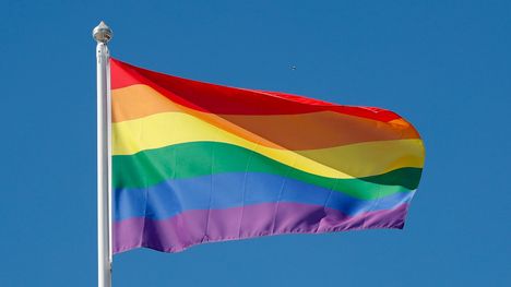 Kouvola rajoittaa Pride-lippujen nostoa kaupungintalon lipputangoista 1