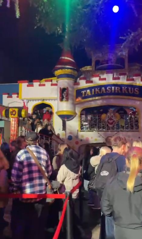 Lukiolaiset pettyivät Linnanmäen iik!weekiin: pitkä jonotus ja kallit liput 4 Lukiolaiset pettyivät Linnanmäen iik!weekiin: pitkä jonotus ja kallit liput 3