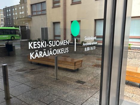 20-vuotias mies huijasi teinityttönä Snapchatissa ja pakotti poikien alastonkuviin 2 20-vuotias mies huijasi teinityttönä Snapchatissa ja pakotti poikien alastonkuviin 1
