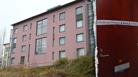 Kolme miestä vangittavaksi Espoon surmasta – syyte lieveni tapposta törkeään kuolemantuottamukseen 2 Kolme miestä vangittavaksi Espoon surmasta – syyte lieveni tapposta törkeään kuolemantuottamukseen 1