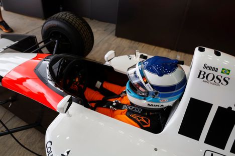 Mika Häkkinen ajoi Ayrton Sennan McLarenia Kreikassa 14 Mika Häkkinen ajoi Ayrton Sennan McLarenia Kreikassa 13