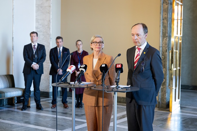 NBI tutkii epäiltyjä parlamentaarikoiden kotiin tehtyjä murtauksia 2 NBI tutkii epäiltyjä parlamentaarikoiden kotiin tehtyjä murtauksia 1